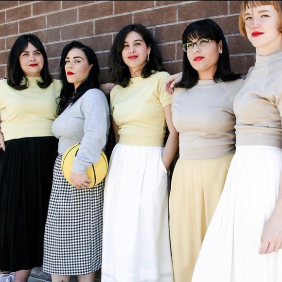 Handmade in USA: Revelle Collection cropped raglan wool and rayon sweatshirt - Picture 9 of 10